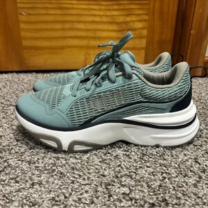 PUMA Women's Aqua and Black Sneakers